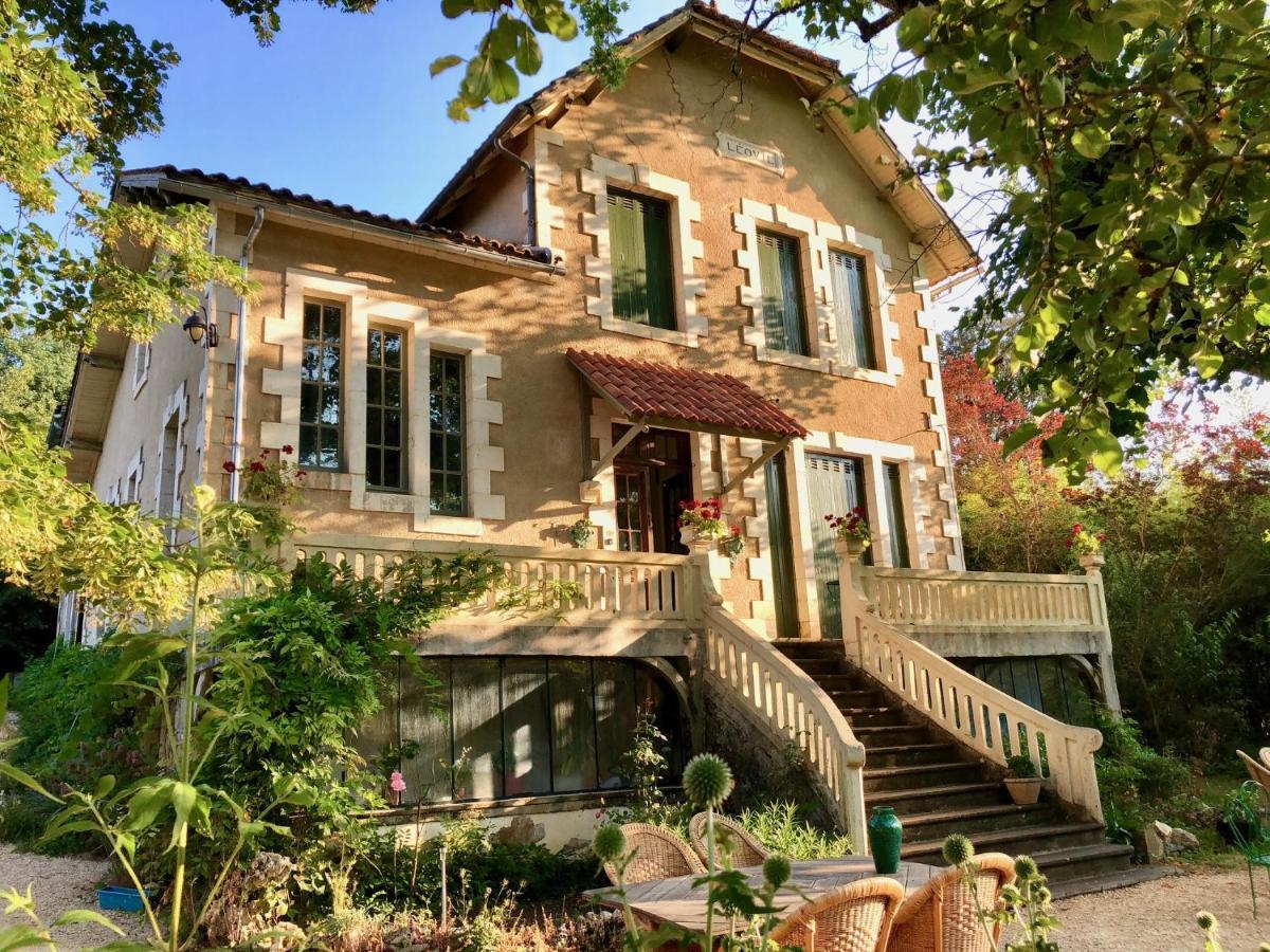 Villa Leovil Saint-Pompont Bagian luar foto