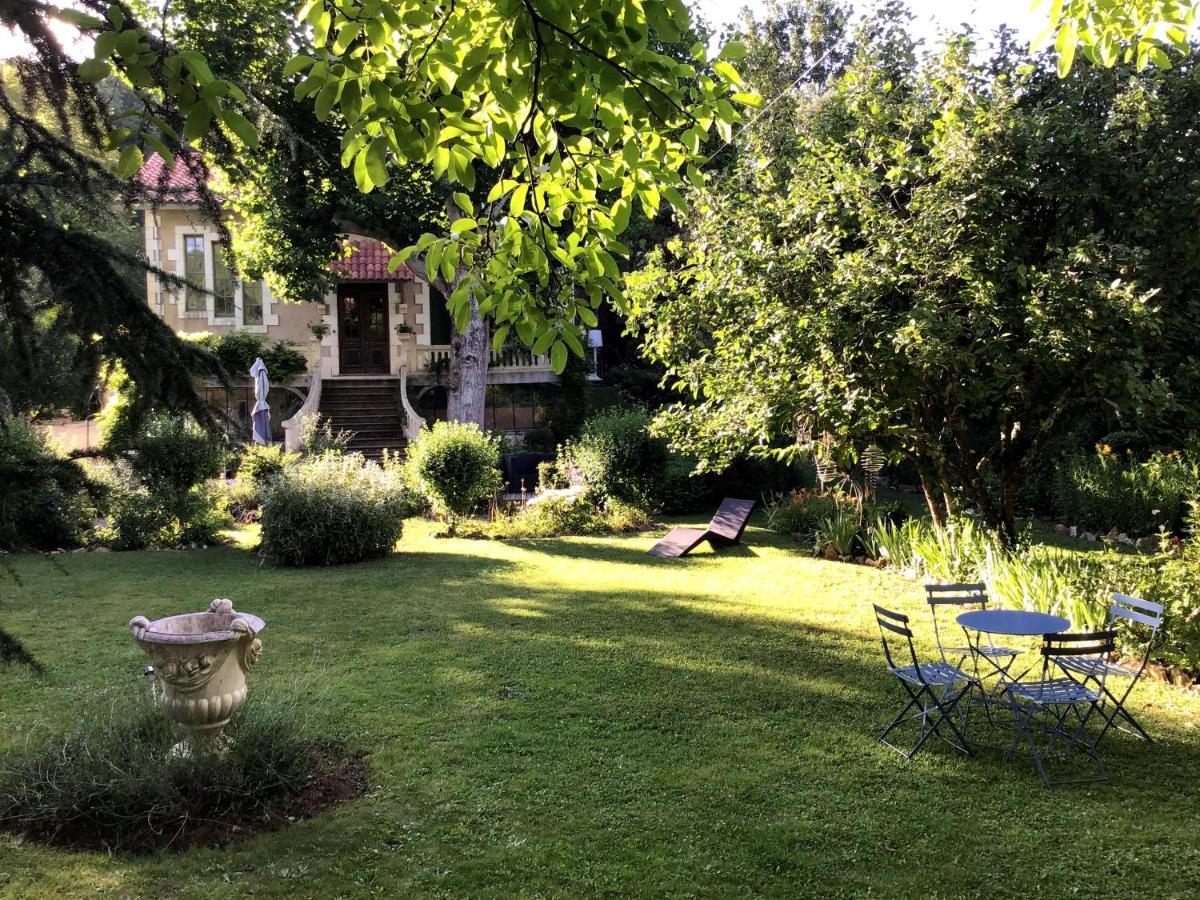 Villa Leovil Saint-Pompont Bagian luar foto